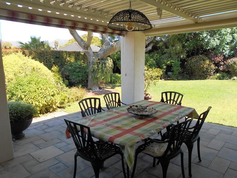 To Let 3 Bedroom Property for Rent in Bergvliet Western Cape